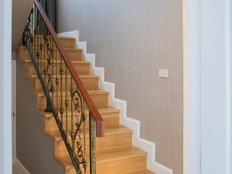 Combien coûte vraiment d&rsquo;habiller un escalier en bois ?