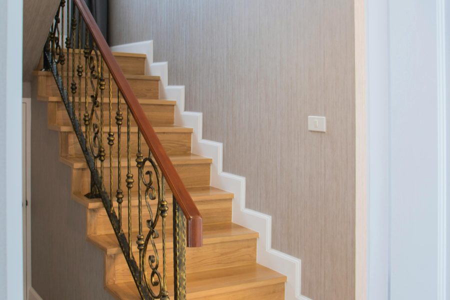 Combien coûte vraiment d&rsquo;habiller un escalier en bois ?