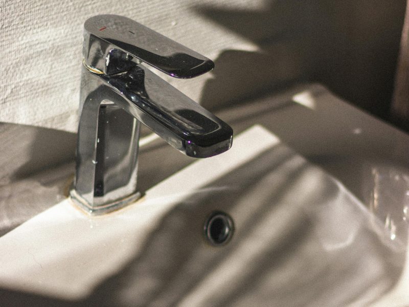 Quelle hauteur pour installer un lave-main ?