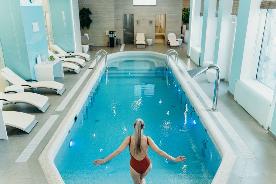 Comment entretenir le puits de décompression de sa piscine Desjoyaux ?