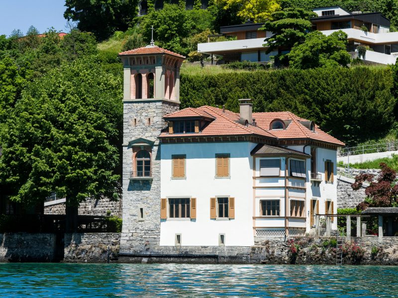 Où se trouvait la maison d&rsquo;Alain Delon en Suisse ?
