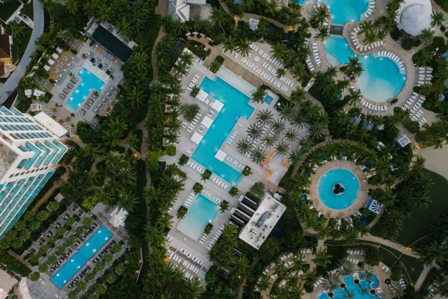 Conception de piscine hôtelière à Plan-de-la-Tour : par où commencer ?