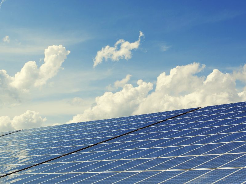 Panneau solaire sans batterie : ça vaut vraiment le coup ?